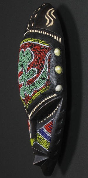 ビーズマスク<アフリカの仮面(木彫り)：アフリカ雑貨アザライ