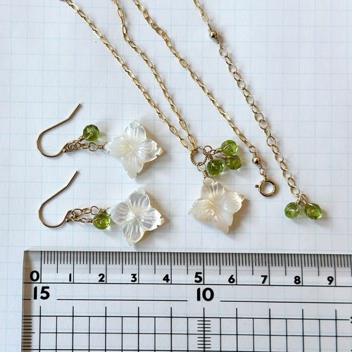 Creema限定*春の福袋】14kgf*マザーオブパールのカービングフラワー