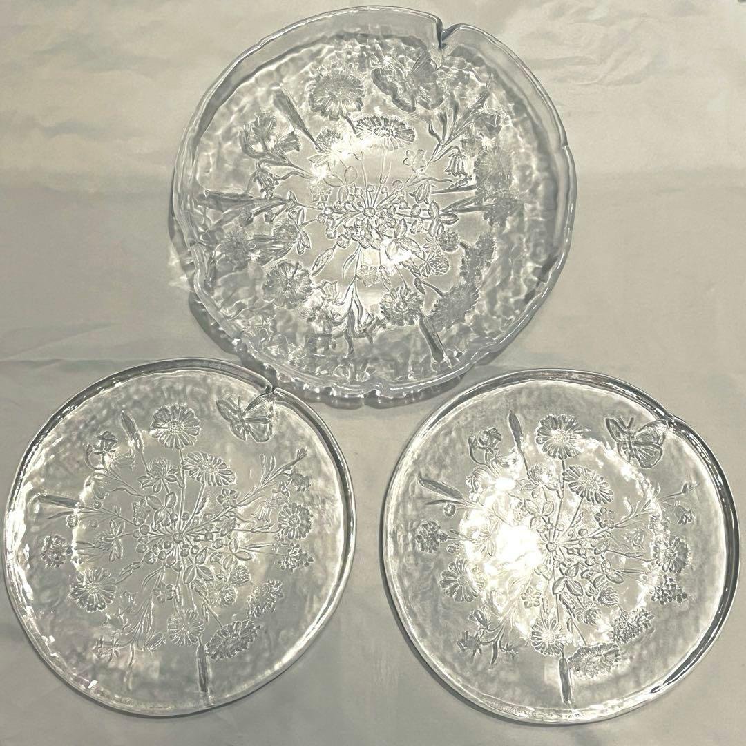 食器 ガラスプレート コスタボダ ウラ 花と蝶 丸皿2枚 大型深皿１枚 皿 コスタボダ ウラ ガラスプレート 大皿 北欧食器/Kosta Boda Ulla Glass