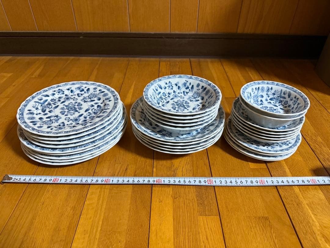 36.陶器 Sanyo 青い花柄 食器セット 30枚 YAMATU JAPAN CHORI 可憐な青い花柄の20cmプレート皿 2枚セット ブルー